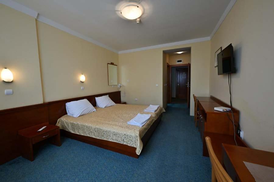 Hotel Norcev Grgeteg Exterior photo