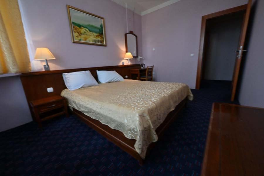 Hotel Norcev Grgeteg Exterior photo