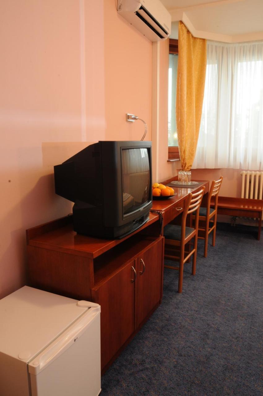 Hotel Norcev Grgeteg Exterior photo